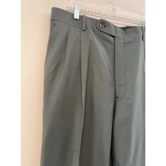 Holland & Sherry 2 Piece 3 Button Suit Dark Sage Green Pleated Pants 44 / 37 JL